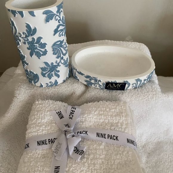 🆕 Blue Damask Toile  Pattern 2 piece Bathroom Vanity Set ! - Picture 2 of 8